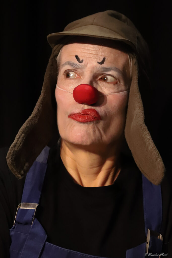 Photo d'un stage " Accueillir son clown " proposé par la Cie Le Voyageur Debout