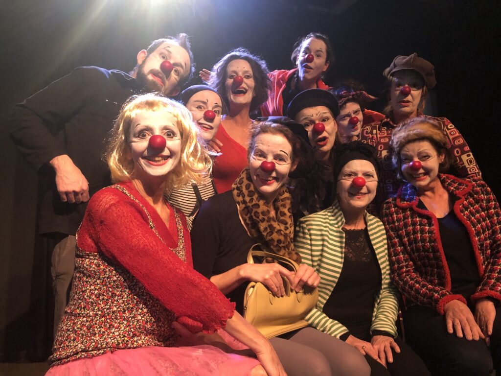 Photo d'un stage " Accueillir son clown " proposé par la Cie Le Voyageur Debout